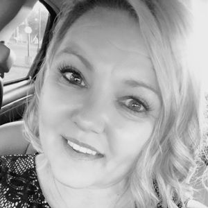 Meet your Posher, Desiree